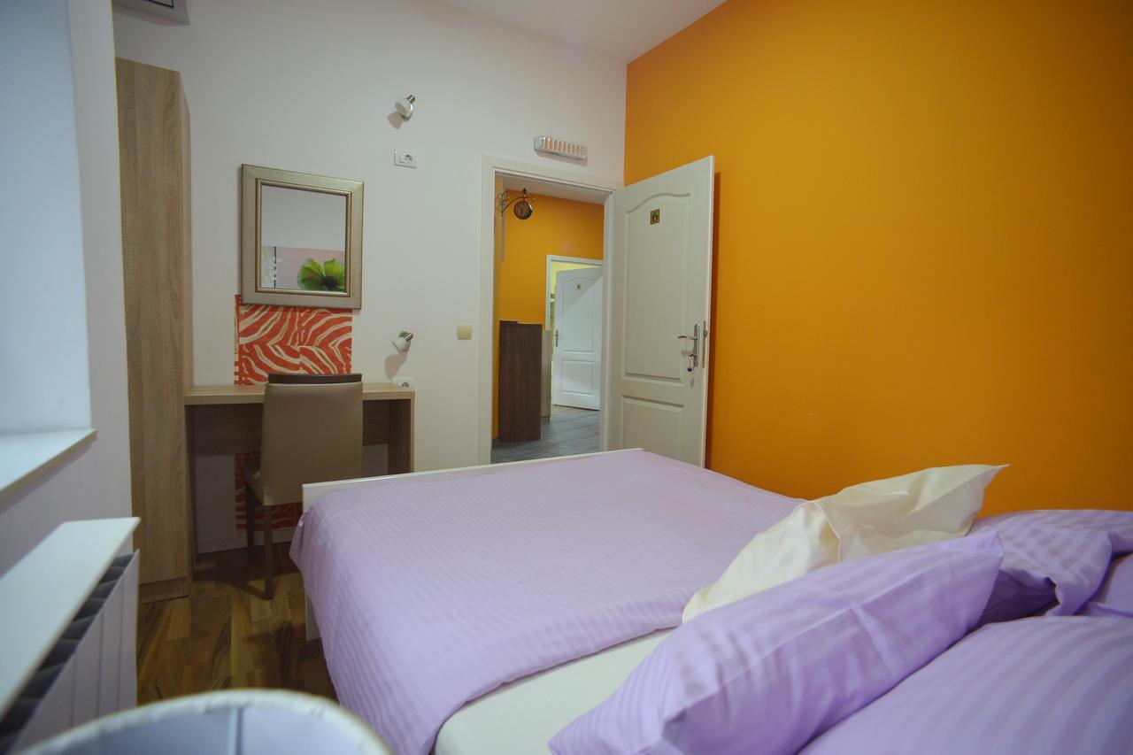 Albergue Stella Di Notte Belgrado Exterior foto